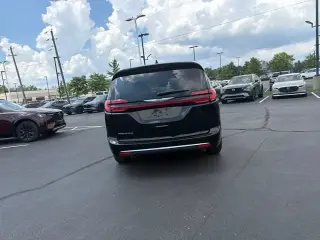 Chrysler Pacifica 2025 Select 4 puertas Minivan
