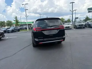 Chrysler Pacifica 2025 Select 4 puertas Minivan