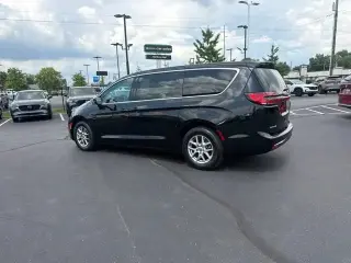 Chrysler Pacifica 2025 Select 4 puertas Minivan