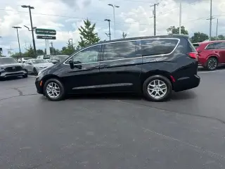 Chrysler Pacifica 2025 Select 4 puertas Minivan