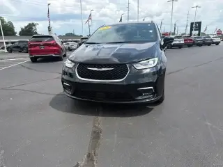 Chrysler Pacifica 2025 Select 4 puertas Minivan