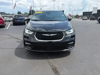 Chrysler Pacifica 2025 Select 4 puertas Minivan