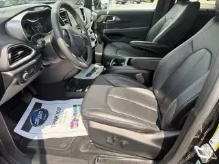 Chrysler Pacifica 2025 Select 4 puertas Minivan