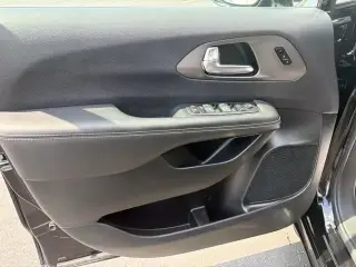 Chrysler Pacifica 2025 Select 4 puertas Minivan