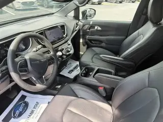 Chrysler Pacifica 2025 Select 4 puertas Minivan