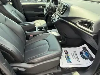 Chrysler Pacifica 2025 Select 4 puertas Minivan