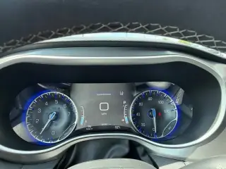 Chrysler Pacifica 2025 Select 4 puertas Minivan