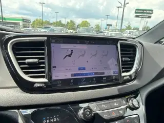 Chrysler Pacifica 2025 Select 4 puertas Minivan