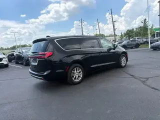 Chrysler Pacifica 2025 Select 4 puertas Minivan