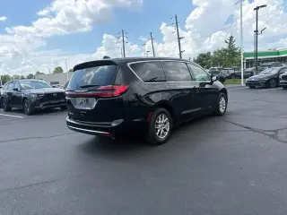Chrysler Pacifica 2025 Select 4 puertas Minivan