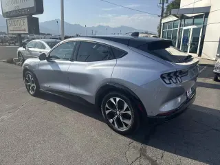 2022 Ford Mustang Mach-E