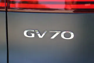 2023 Genesis GV70
