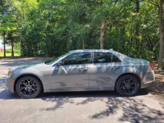 Chrysler 300 2019