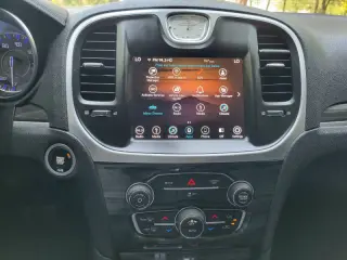 Chrysler 300 2019
