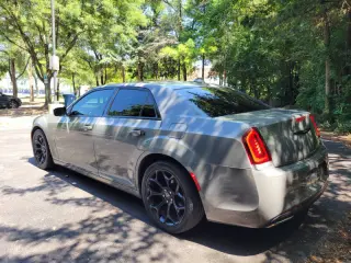 Chrysler 300 2019