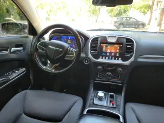 Chrysler 300 2019