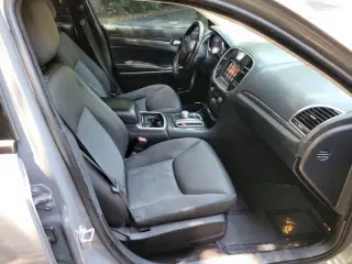 Chrysler 300 2019