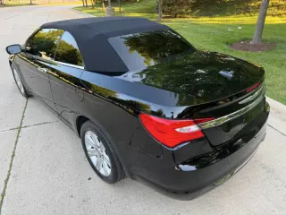 Chrysler 200 2011
