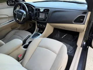 Chrysler 200 2011