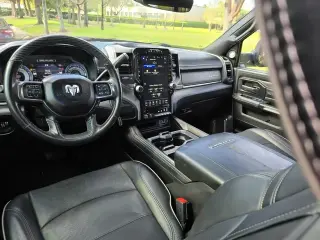 RAM 2500 MEGA CAB ( Diesel )