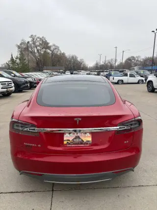 Modelo Tesla S 2014