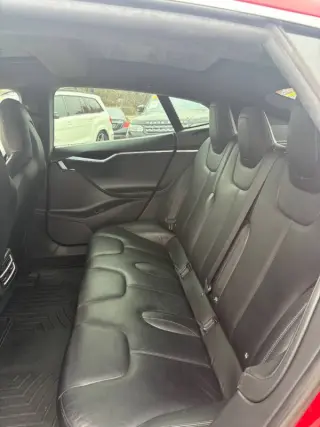 Modelo Tesla S 2014