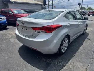 Hyundai Elantra 2013