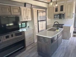 2022 Alliance RV Paradigm