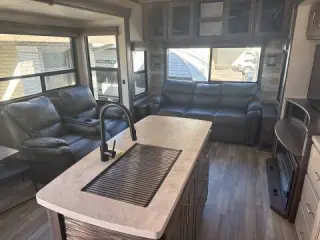 2022 Alliance RV Paradigm