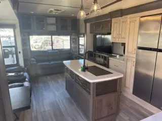 2022 Alliance RV Paradigm
