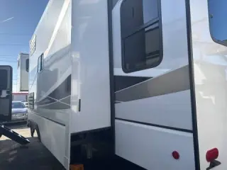 2022 Alliance RV Paradigm