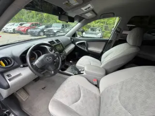Toyota RAV4 2011
