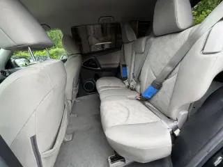 Toyota RAV4 2011