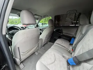 Toyota RAV4 2011