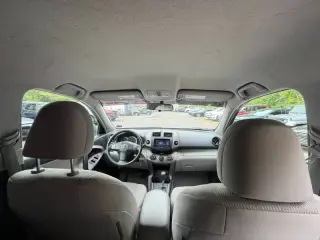 Toyota RAV4 2011