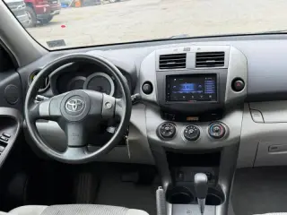 Toyota RAV4 2011