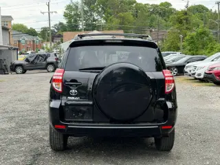 Toyota RAV4 2011
