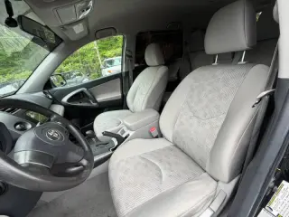 Toyota RAV4 2011