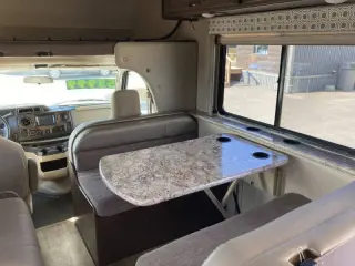 Ford E-Series 2018