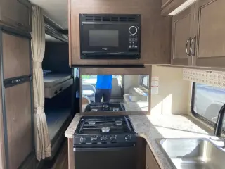 Ford E-Series 2018