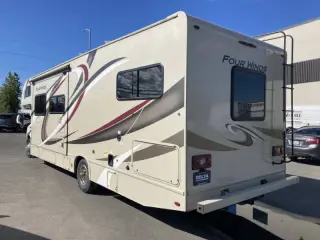 Ford E-Series 2018