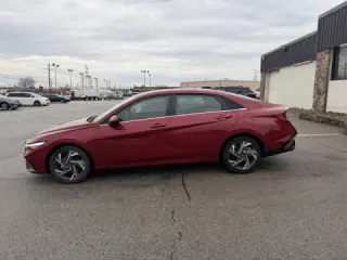 Hyundai ELANTRA 2025