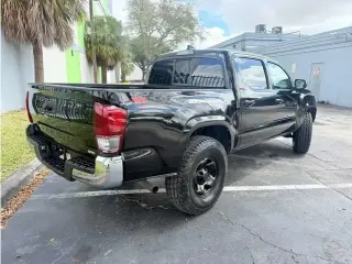"TACOMA SR5 "