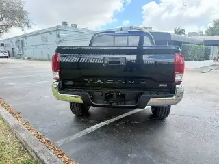 "TACOMA SR5 "