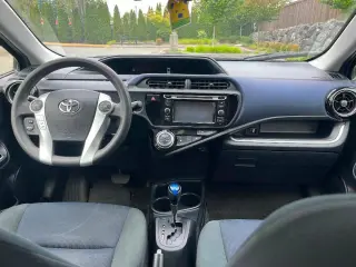 2017 Toyota Prius c