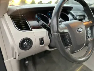 Ford Taurus 2011