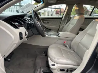 Ford Taurus 2011