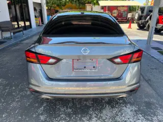 Nissan Altima 2019