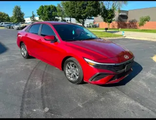 Hyundai ELANTRA 2024