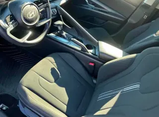 Hyundai ELANTRA 2024